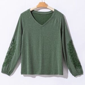 Green Crochet Lace Patch‎ Raglan Sleeve Top